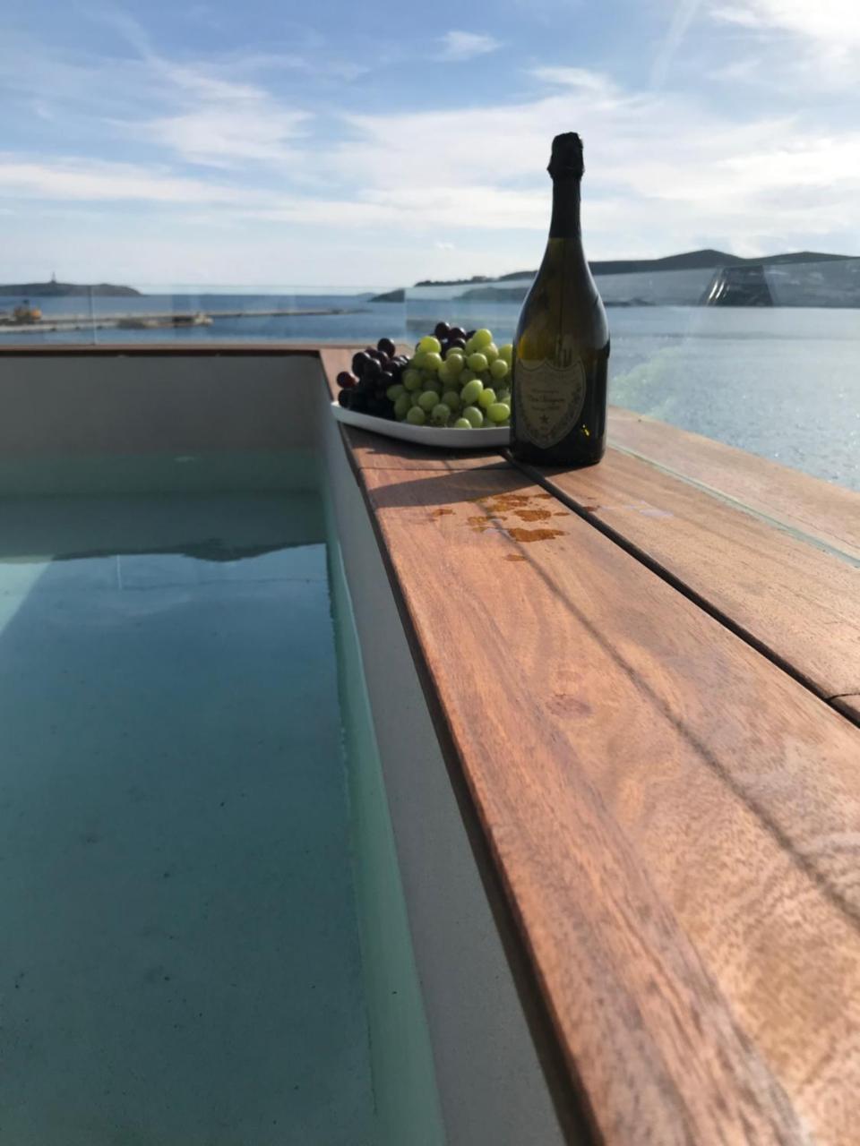 Shapes Luxury Suites Ermoúpoli Eksteriør bilde